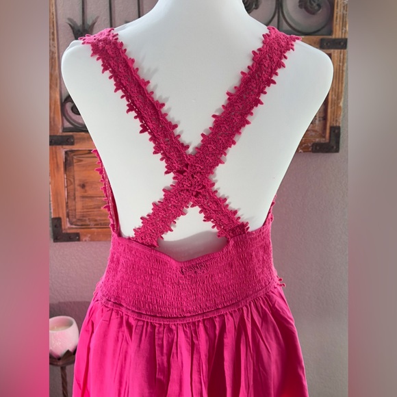 NWOT Venus Hot Pink Fuchsia Open Crochet Lace Strappy Shirred Back Sundress Sz M - Picture 4 of 10